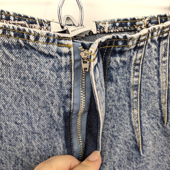 F21 NWT Acid Wash 90's Style Jean Shorts Sz 26 - Picture 6 of 7